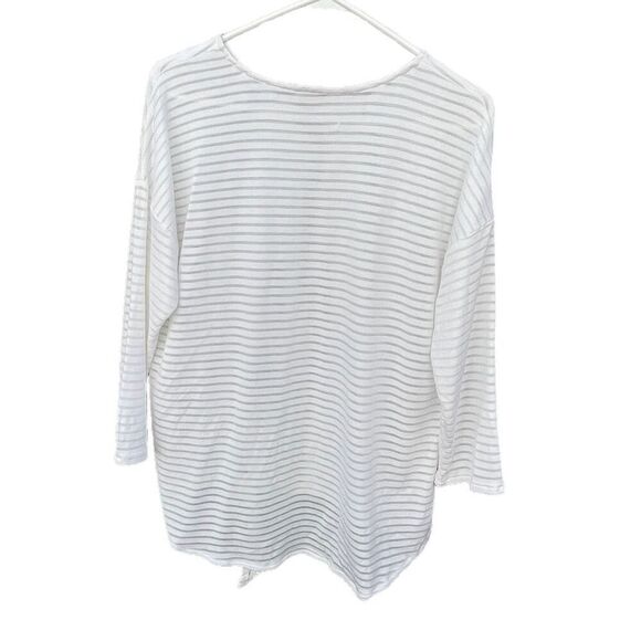 Chico’s shadow strip size Medium white tie front top - Picture 2 of 8